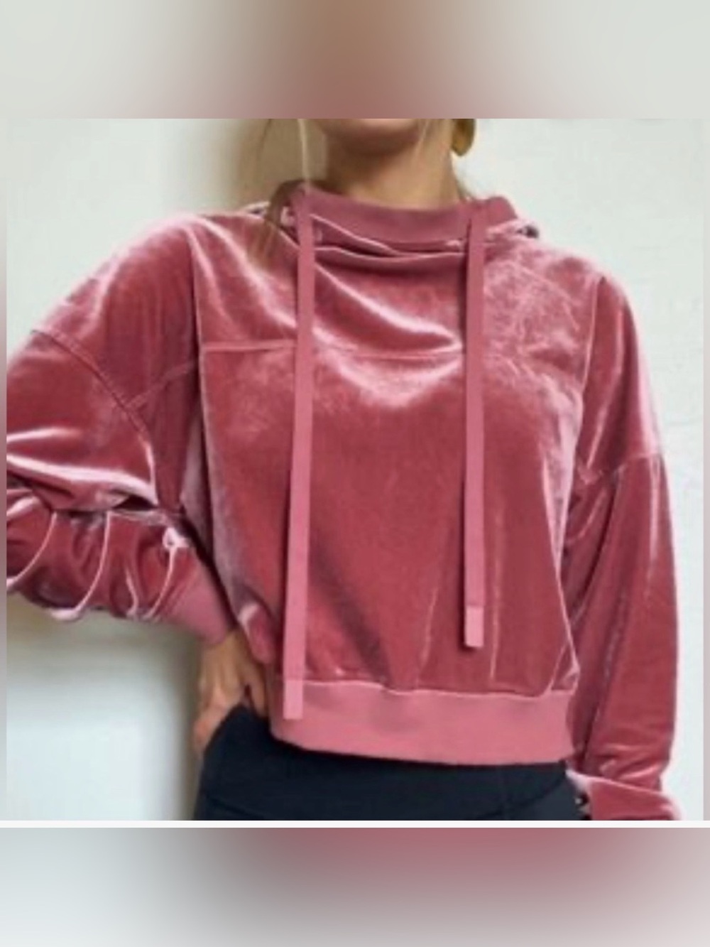 ALO Yoga Velour Cropped Hoodie in Rose